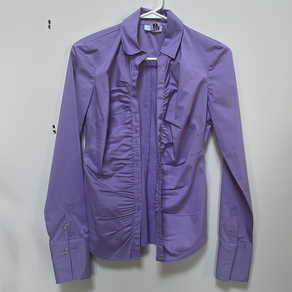 Slimming women’s dress shirt